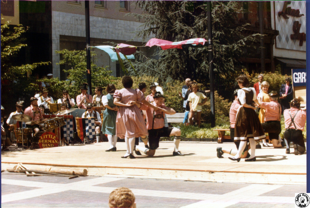 1980 04 20 05 Fayetteville St Mall.jpg